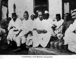 Sardar with Bardoli Satyagrahis